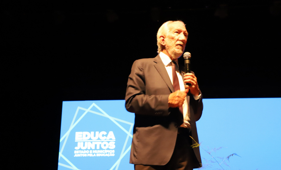 Governo reafirma compromisso com a Educação em evento com gestores de escolas municipais do Estado