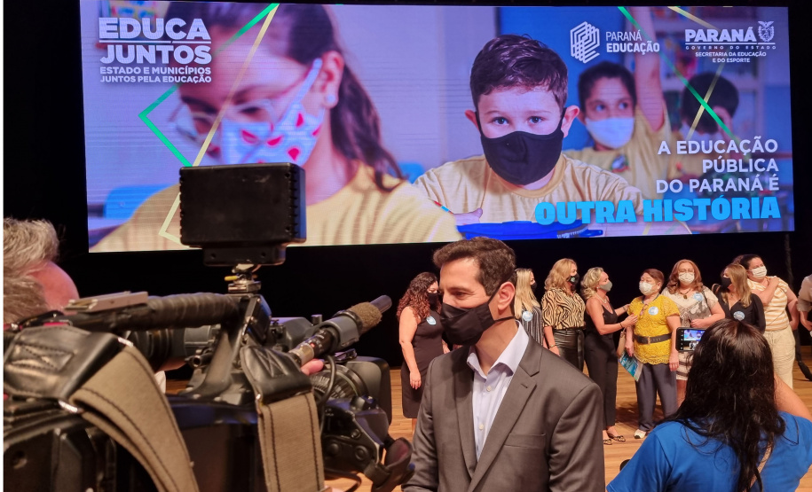 Governo reafirma compromisso com a Educação em evento com gestores de escolas municipais do Estado - Curitiba, 15/02/2022