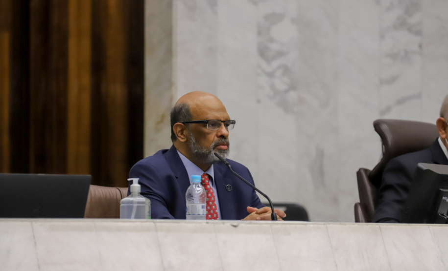 O secretário da Fazenda, Renê Garcia Junior, faz prestação das contas do Estado nesta terça-feira, em audiência pública na Assembleia Legislativa.