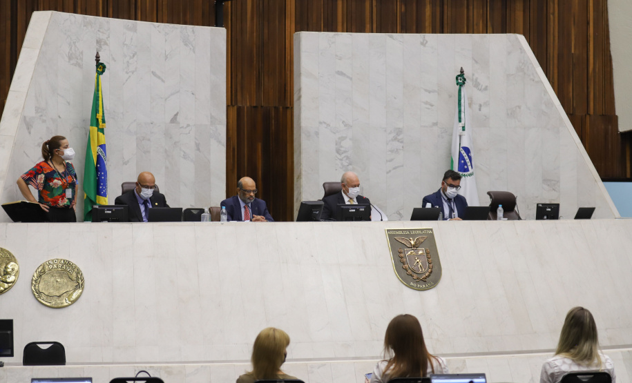 O secretário da Fazenda, Renê Garcia Junior, faz prestação das contas do Estado nesta terça-feira, em audiência pública na Assembleia Legislativa.