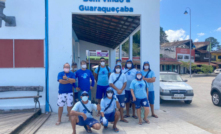 Sanepar coleta 200 quilos de lixo em Guaraqueçaba num único dia