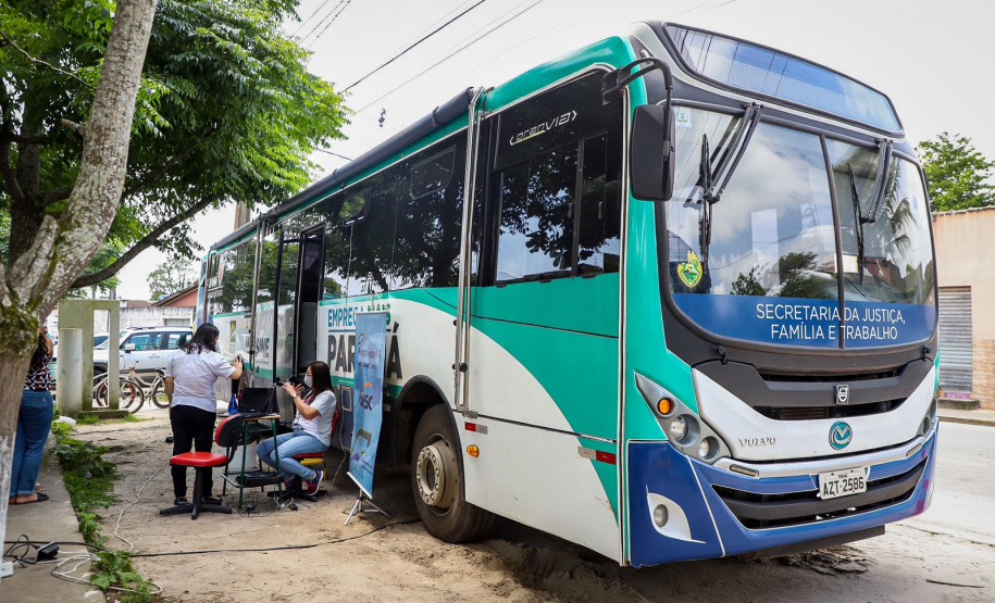 Ônibus Emprega Mais Paraná atende 200 trabalhadores de Quatro Barras
