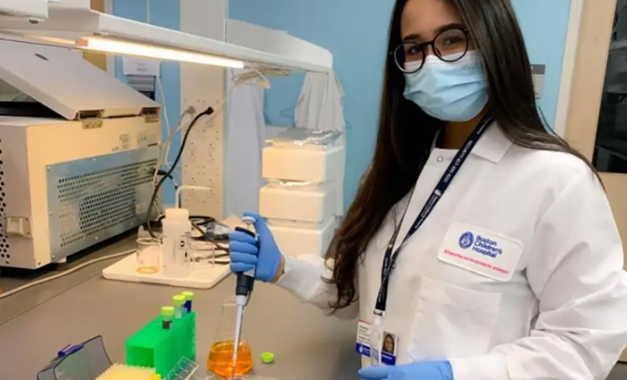 Jovem pesquisadora desenvolve pesquisa sobre dor em hospital ligado à Harvard Medical School - A jovem pesquisadora Fernanda Soares Rasquel de Oliveira.