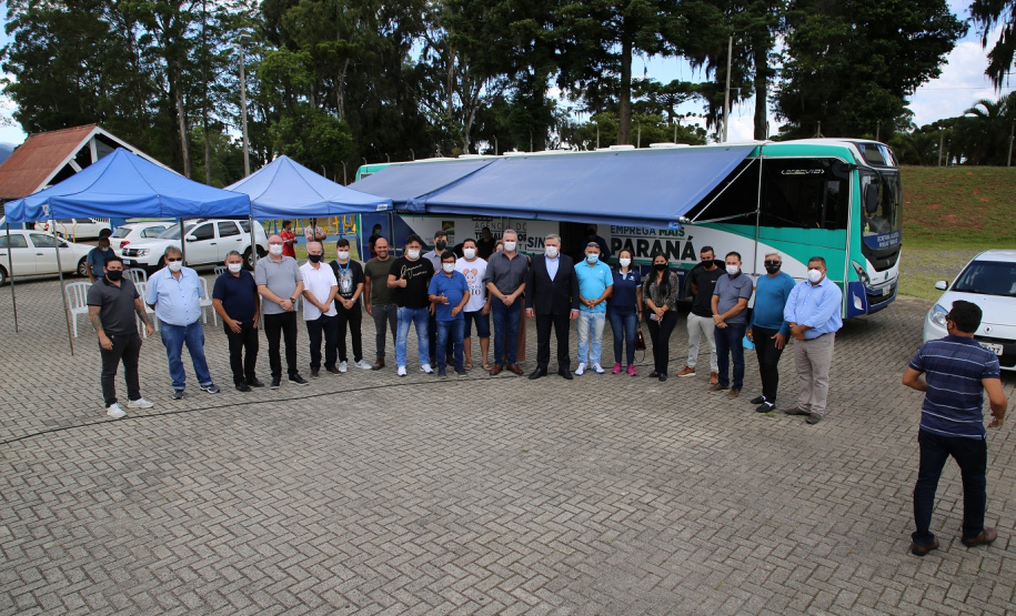 Ônibus Emprega Mais Paraná atende 200 trabalhadores de Quatro Barras