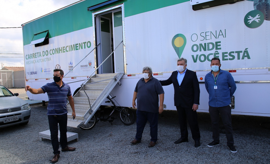 Curso da Carreta do Conhecimento da Secretaria de Justiça, Família e Trabalho proporciona qualificação profissional para moradores de Campina Grande do Sul