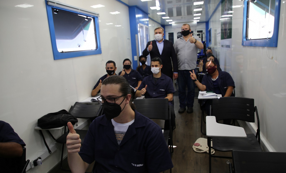 Curso da Carreta do Conhecimento da Secretaria de Justiça, Família e Trabalho proporciona qualificação profissional para moradores de Campina Grande do Sul