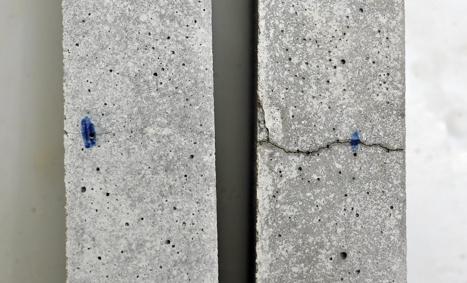 Pesquisadores da UEL utilizam bactérias de cavernas para fechar fissuras em argamassas