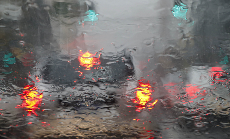Tempo instável no Paraná traz chuvas e tempestade para o fim de semana