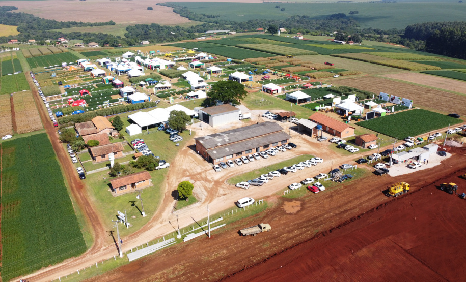 Governador em exercício, Darci Piana, participa 25ª edição do Show Tecnológico de Verão, realizado pela Fundação ABC em Ponta Grossa