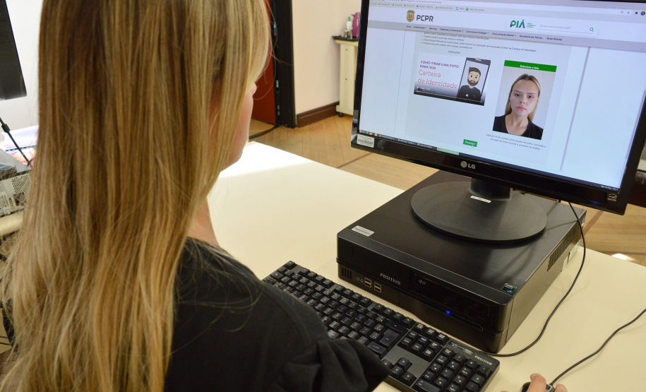Polícia Civil presta serviço de mudança de foto do RG pela internet