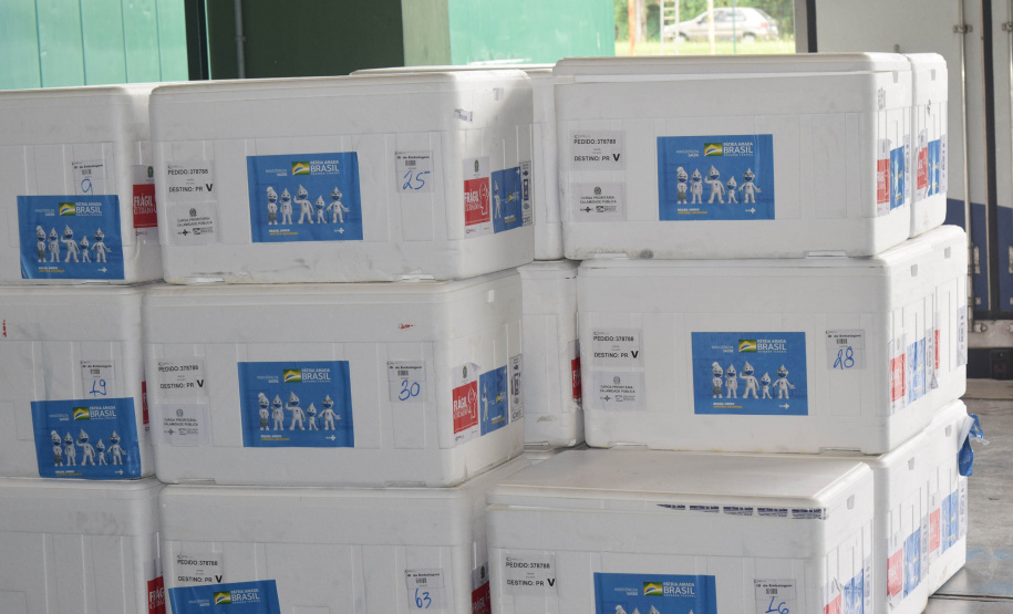 Saúde recebe 177,4 mil doses da Janssen e distribui 686,8 mil vacinas contra a Covid-19 e 95,9 mil medicamentos