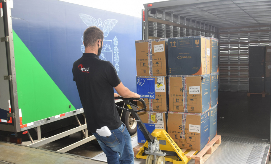 Saúde recebe 177,4 mil doses da Janssen e distribui 686,8 mil vacinas contra a Covid-19 e 95,9 mil medicamentos