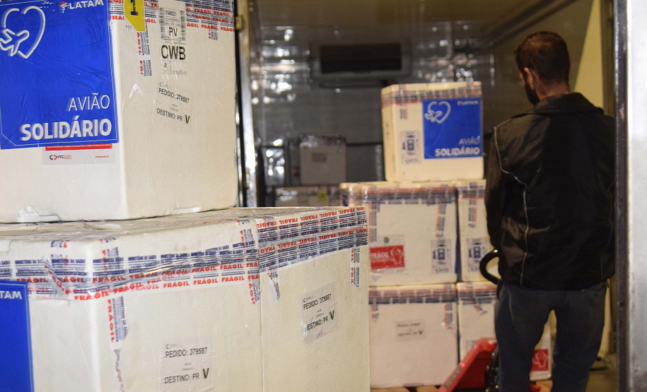 Mais 354 mil vacinas contra Covid-19 para dose de reforço chegam ao Paraná