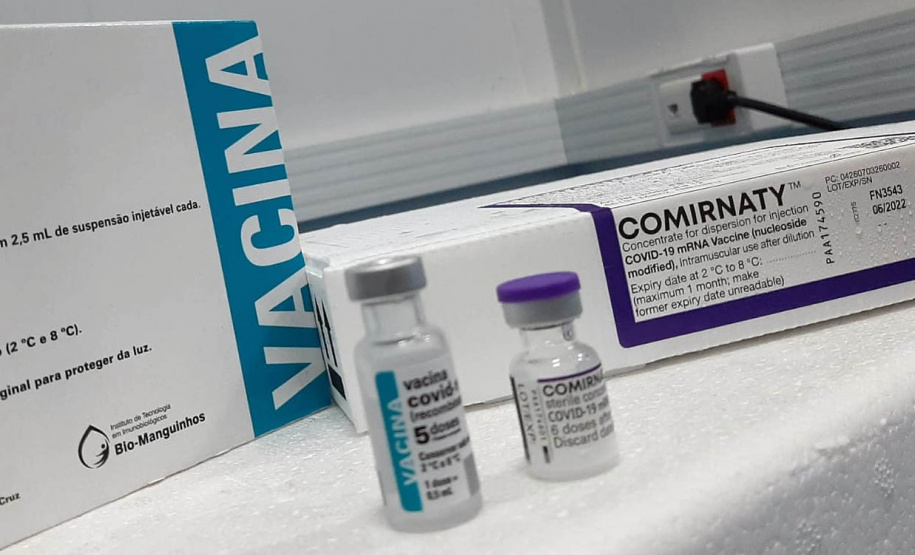 Mais 450 mil vacinas chegam ao Paraná e outras 354 mil ainda são aguardadas