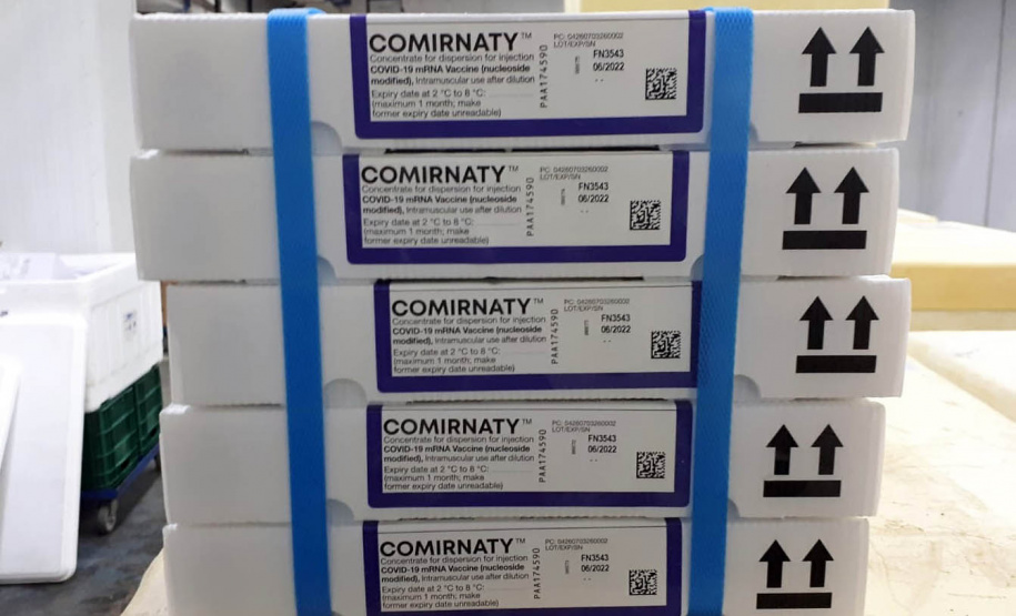 Mais 450 mil vacinas chegam ao Paraná e outras 354 mil ainda são aguardadas