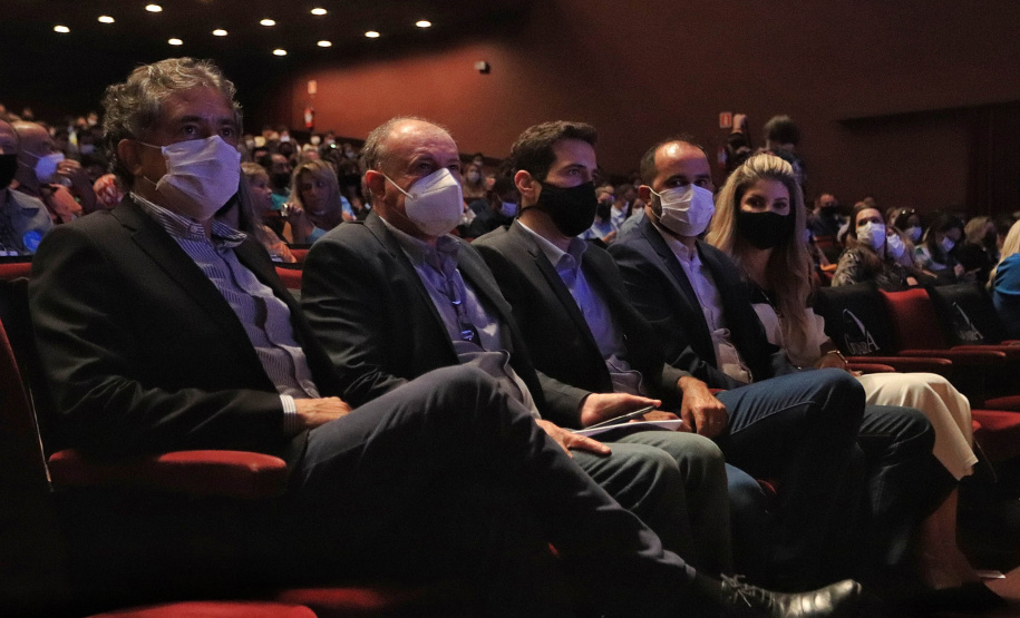 Governo reafirma compromisso com a Educação em encontro com gestores de escolas municipais do Estado - Curitiba, 15/02/2022