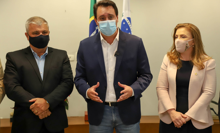 Governador assina ordem de serviço para construção da primeira Cidade do Idoso no Paraná