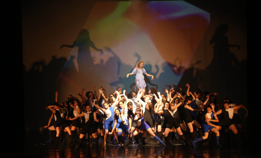 Grupo de Dança do Colégio Estadual do Paraná abre inscrições para aulas gratuitas