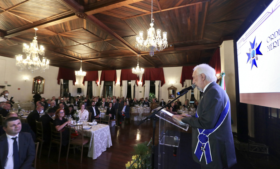 Darci Piana é homenageado com a Ordem Nacional do Mérito Comercial