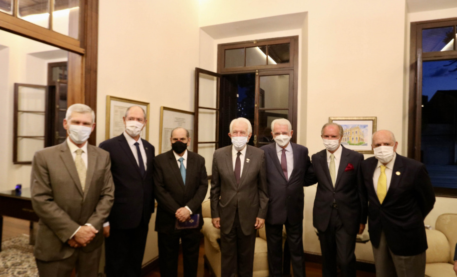 Darci Piana é homenageado com a Ordem Nacional do Mérito Comercial