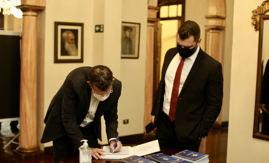 Darci Piana é homenageado com a Ordem Nacional do Mérito Comercial