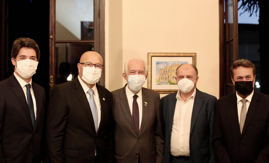 Darci Piana é homenageado com a Ordem Nacional do Mérito Comercial