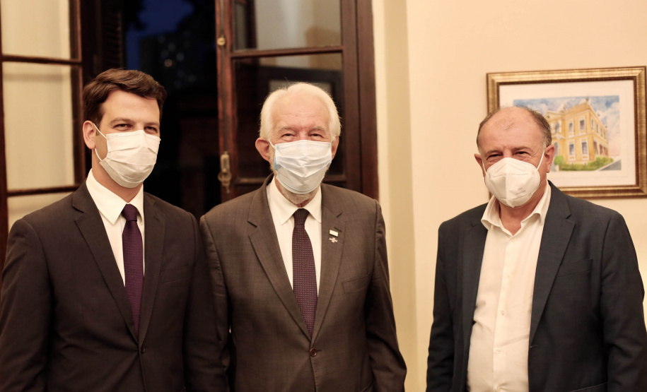 Darci Piana é homenageado com a Ordem Nacional do Mérito Comercial