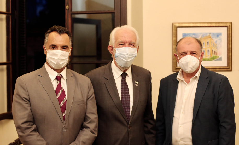 Darci Piana é homenageado com a Ordem Nacional do Mérito Comercial