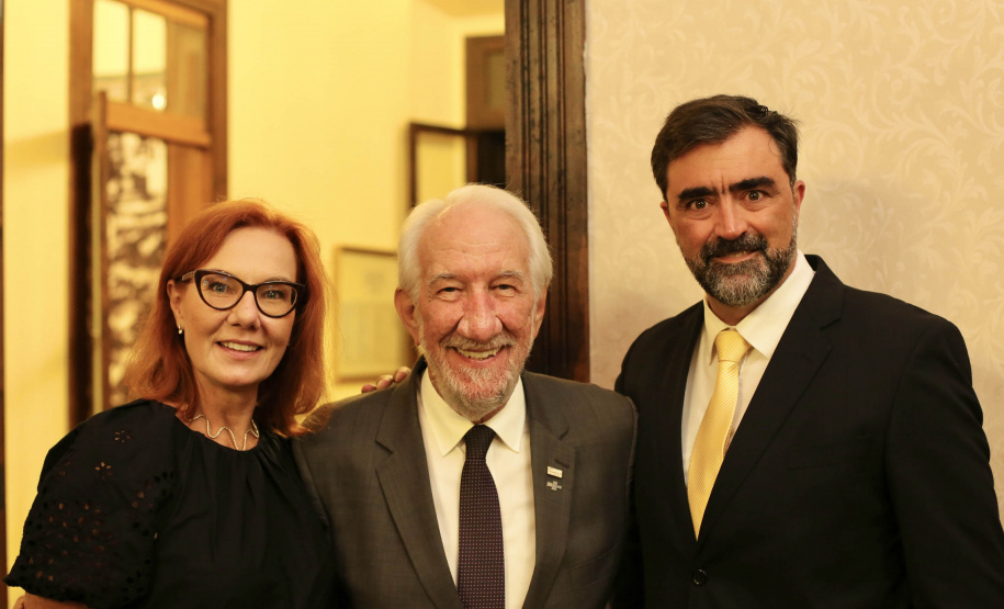 Darci Piana é homenageado com a Ordem Nacional do Mérito Comercial