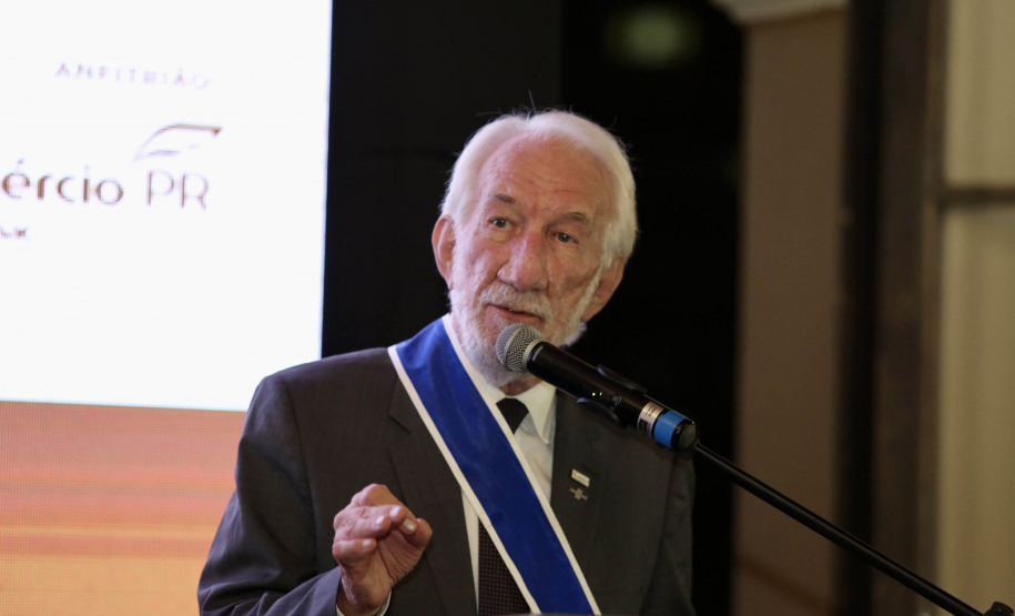 Darci Piana é homenageado com a Ordem Nacional do Mérito Comercial