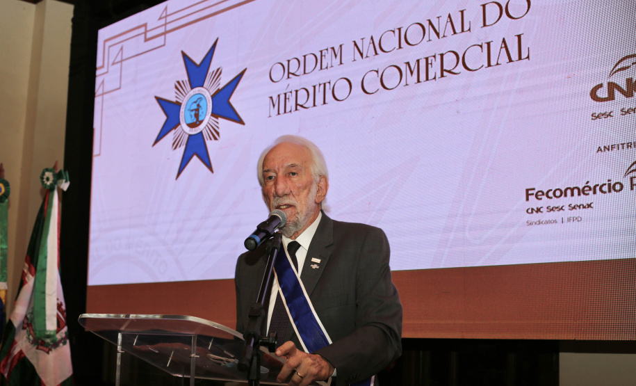 Darci Piana é homenageado com a Ordem Nacional do Mérito Comercial