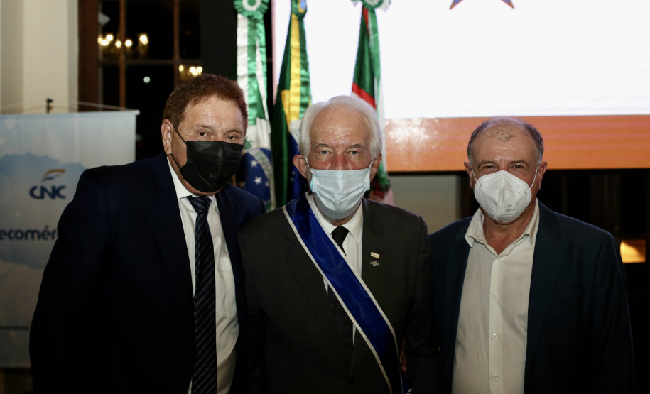 Darci Piana é homenageado com a Ordem Nacional do Mérito Comercial