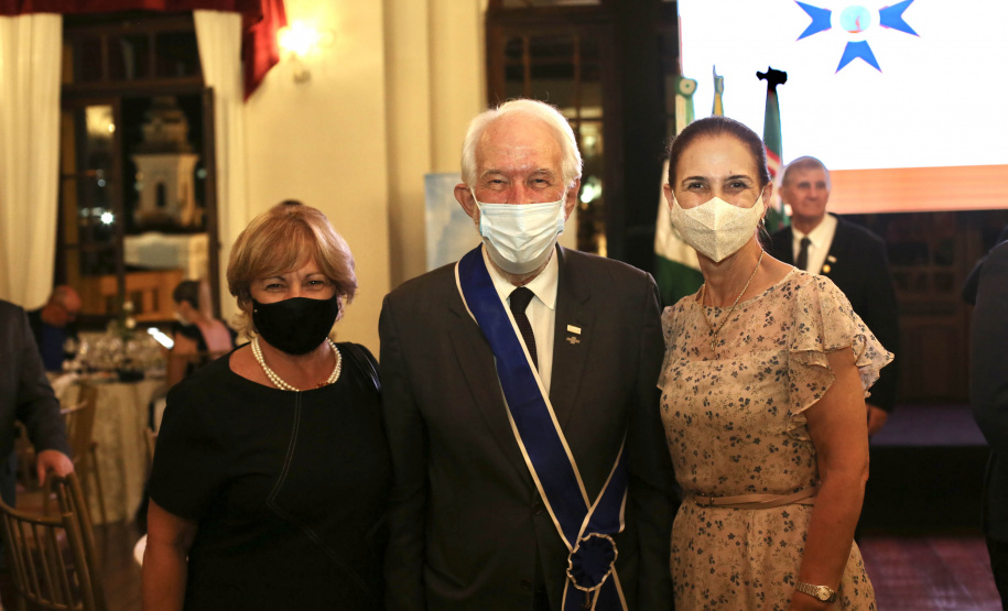 Darci Piana é homenageado com a Ordem Nacional do Mérito Comercial