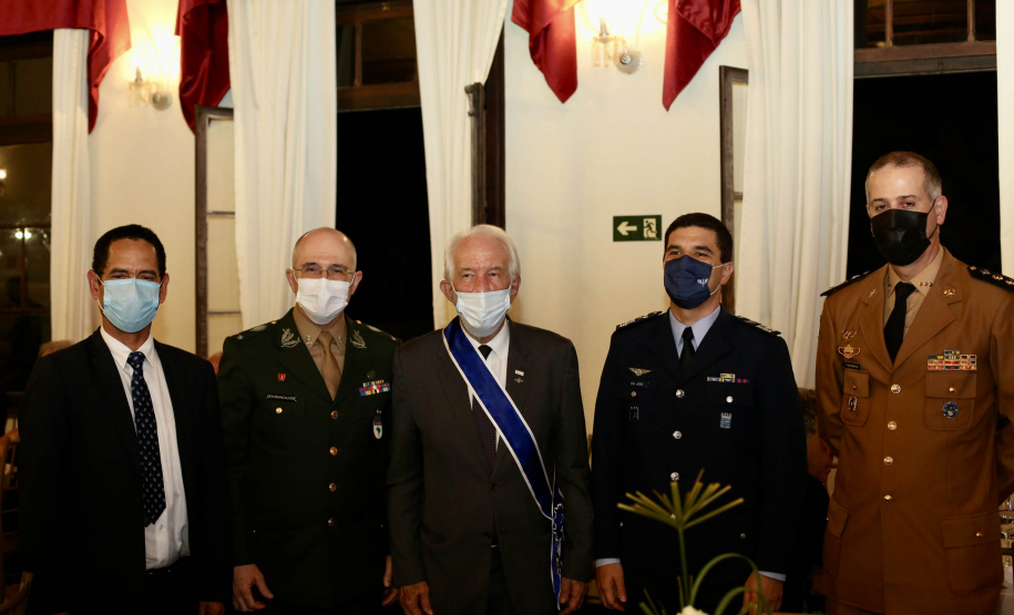 Darci Piana é homenageado com a Ordem Nacional do Mérito Comercial