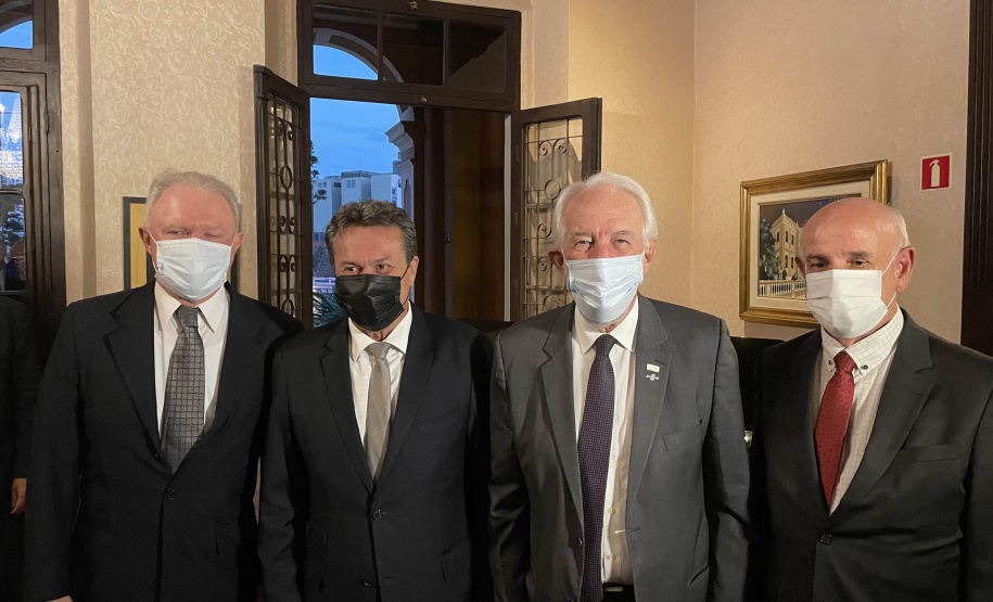 Darci Piana é homenageado com a Ordem Nacional do Mérito Comercial