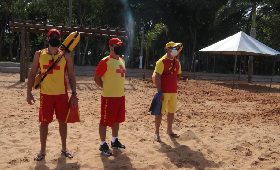 Atuação dos guarda-vidas na Costa Oeste aumenta a prevenção e diminui afogamentos durante a temporada de verão