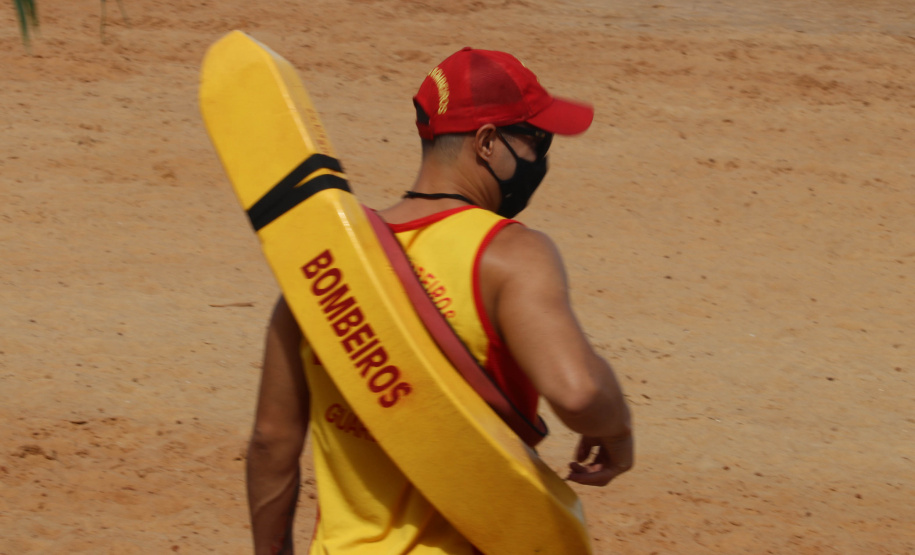 Atuação dos guarda-vidas na Costa Oeste aumenta a prevenção e diminui afogamentos durante a temporada de verão