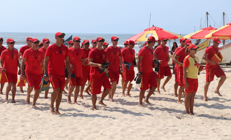 Corpo de Bombeiros forma 30 novos guarda-vidas no Litoral