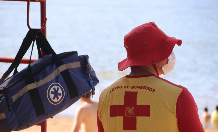Atuação dos guarda-vidas na Costa Oeste aumenta a prevenção e diminui afogamentos durante a temporada de verão