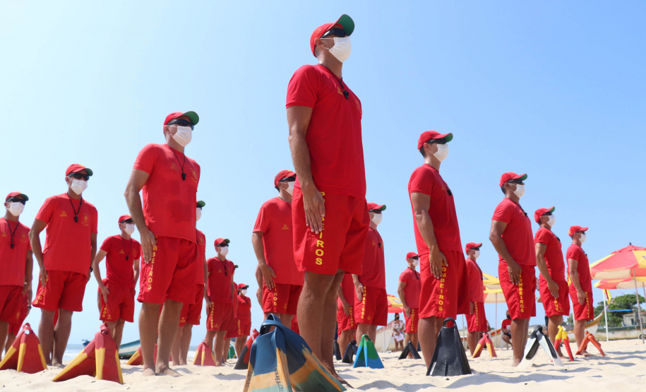 Corpo de Bombeiros forma 30 novos guarda-vidas no Litoral