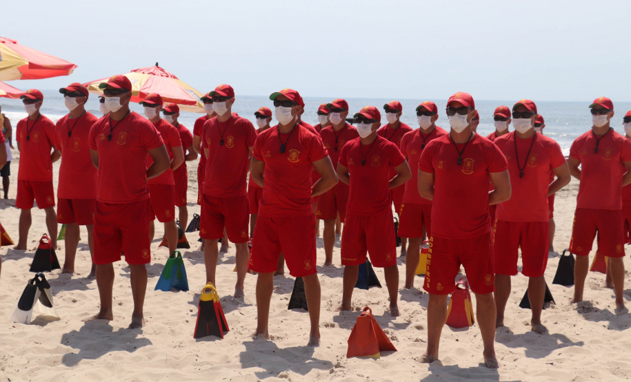 Corpo de Bombeiros forma 30 novos guarda-vidas no Litoral