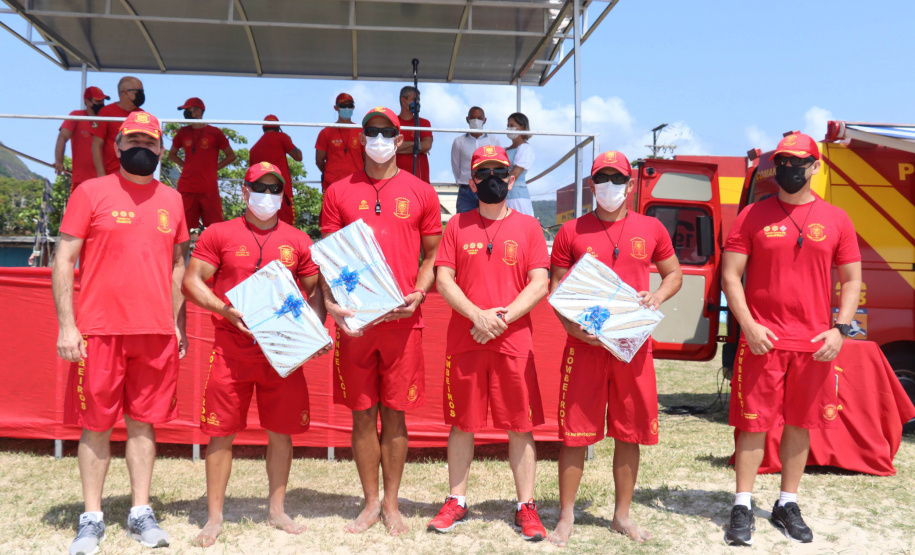Corpo de Bombeiros forma 30 novos guarda-vidas no Litoral