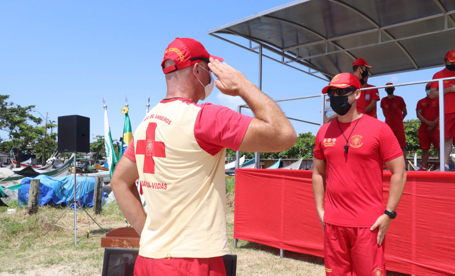 Corpo de Bombeiros forma 30 novos guarda-vidas no Litoral