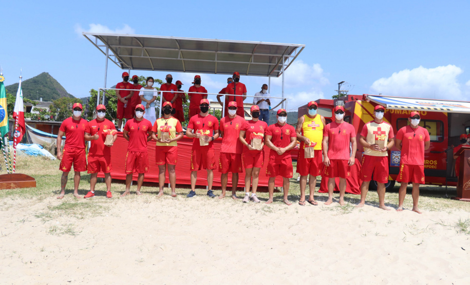 Corpo de Bombeiros forma 30 novos guarda-vidas no Litoral