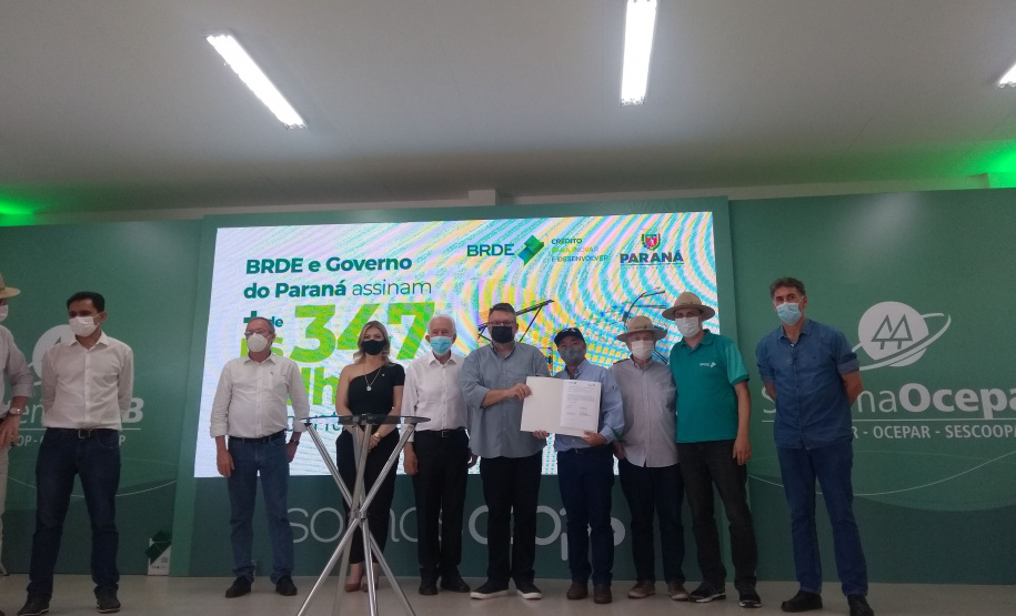 Contratos de aproximadamente R$ 350 milhões são assinados pelo BRDE no Show Rural