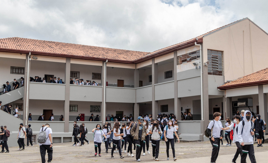 Comunidade escolar retoma as aulas com expectativa e aprovação do modelo presencial