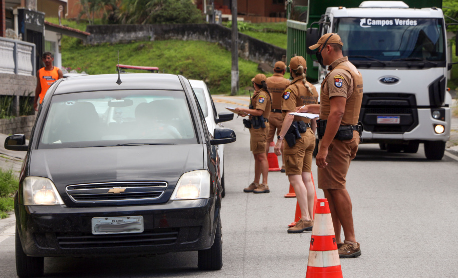 Operação Barreira realiza bloqueios policiais no litoral parananse