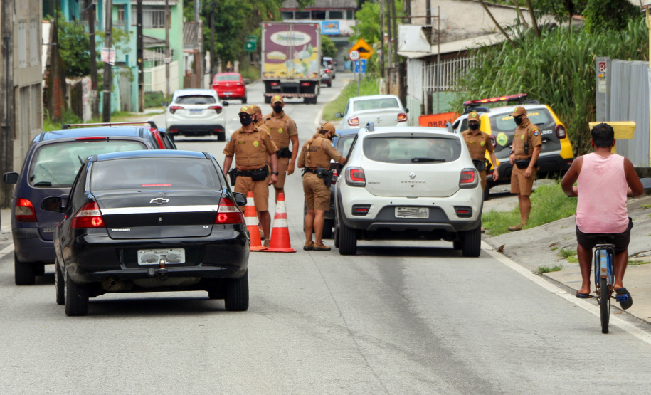 Operação Barreira realiza bloqueios policiais no litoral parananse