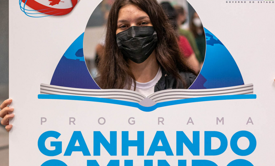 Despedida do Paraná rumo ao Canadá tem muita emoção, alegria e gratidão de estudantes e pais