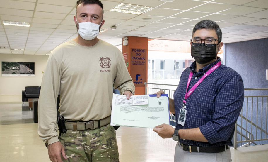Polícia Federal entrega certificados de habilitação para embarcações públicas a Guardas Portuários
